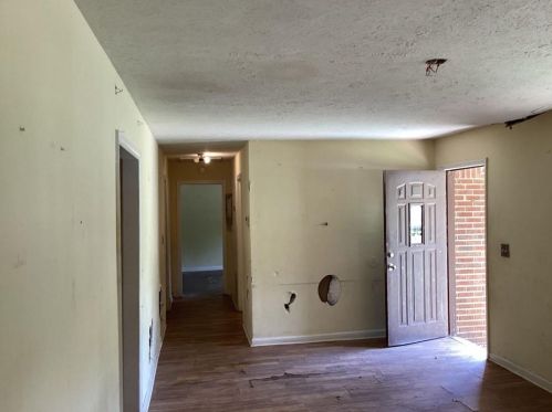 4234 Rockbridge Heights Dr, Stone Mountain, GA 30083-4224
