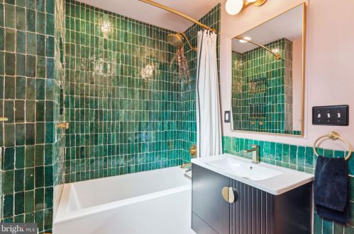 1818 12 St, Philadelphia PA 19122-0018 exterior