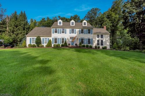 40 Rustic Trl, Flemington, NJ 08822-5551