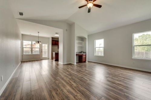 9348 Cynthia Ct, Fort Worth TX  76140-5170 exterior