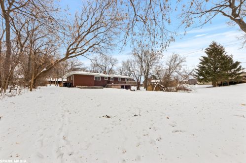 205 Coventry Ave, Spring Grove, IL 60081-9045
