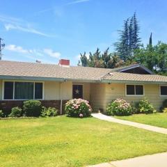 6015 Nantucket Ave, Fresno, CA 93704-1621