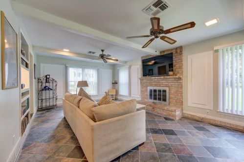 612 Arkansas Park, Conroe TX  77302-1037 exterior