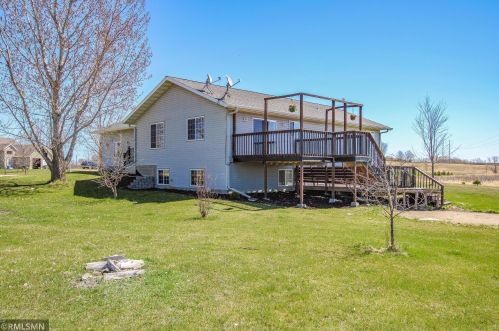11421 Cable Dr, Osakis, MN 56360-4945