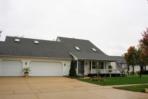 703 Brittany Dr, Champaign, IL 61822-8529
