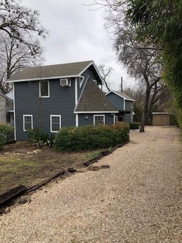 205 34th St, Austin, TX 78705-1604