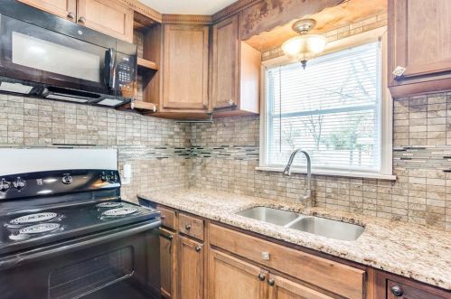 2309 Bonnie Brae Ave, Fort Worth TX  76111-5103 exterior