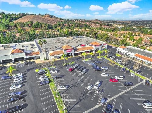 571 Glenhurst Dr, Anaheim CA  92808-1927 exterior