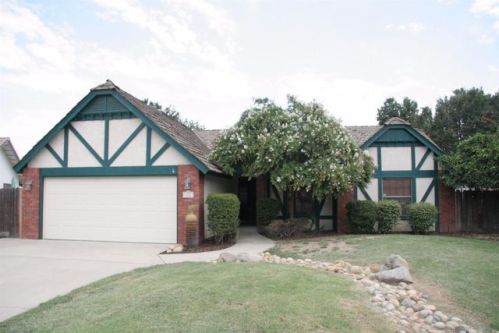 522 Tamarack St, Visalia, CA 93291-5153