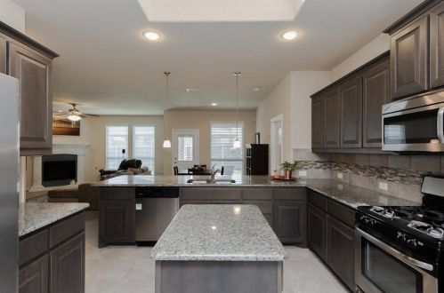 2836 Saddle Creek Dr, Fort Worth, TX 76177