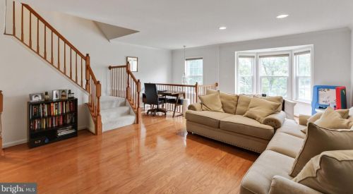 12474 Everest Peak Ln, Woodbridge, VA 22192-6733