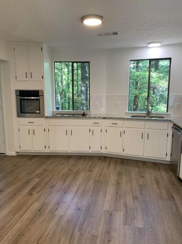 947 Chartley Dr, Lilburn, GA 30047-5455