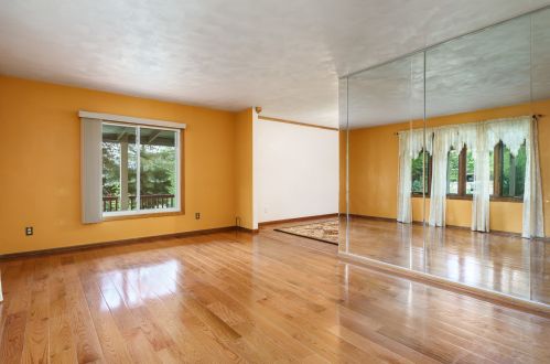 11128 Cedarbrook Rd, The Ledges, IL 61073-8627