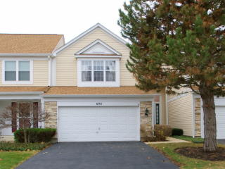 690 Charter Hall Dr, Palatine, IL 60067-8678