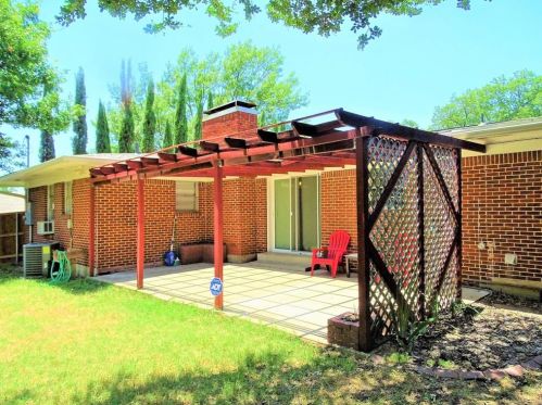 514 Vista Dr, Garland TX  75041-3141 exterior