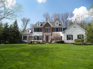 708 Sussex Ct, Aurora, OH 44202-7690