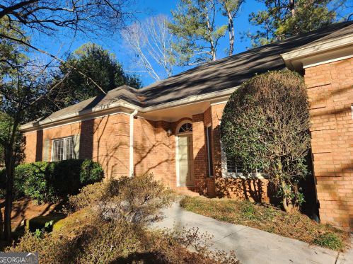 7230 Waters Edge Dr, Stone Mountain GA  30087-5324 exterior