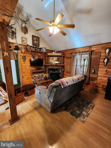 21800 Rocky Acres Ln, Flintstone MD 21530-2067 exterior