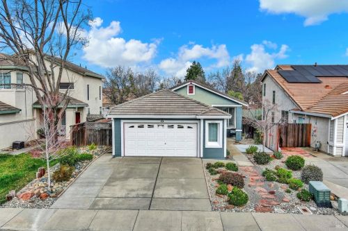 573 Edenderry Dr, Vacaville, CA 95688-8578
