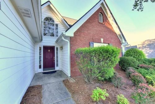 5305 Spike Ct, Suwanee, GA 30024-4109