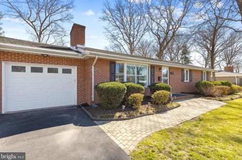 301 Balsam Dr, Severna Park, MD 21146-2807