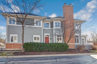 17 Brassie Ct, Downers Grove, IL 60517-5412