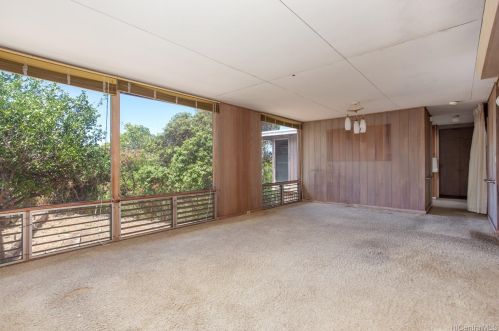 2144 Maha Pl, Honolulu, HI 96819-1656