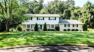 71 Brook Cir, York, PA 17403-4756