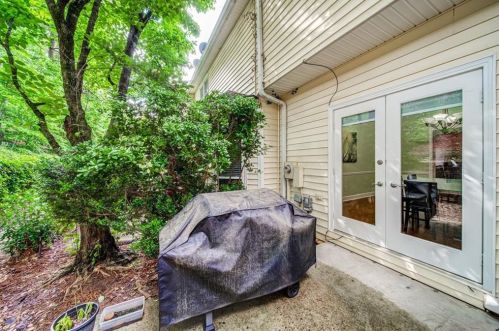 10 Frst Rdg Ct, Atlanta GA  30350-1802 exterior