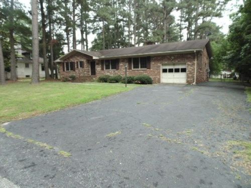 906 Grove Ave, Lawrenceville, VA 23868-1116