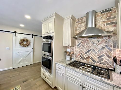 265 Shawnee Dr, Carol Stream IL  60188-1962 exterior