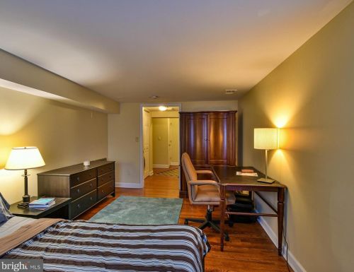 621 Greenbrier Dr, Silver Spring MD 20910-4230 exterior