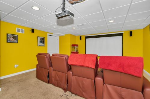 1504 Schoenherr Ave, Lemont IL  60490-3208 exterior