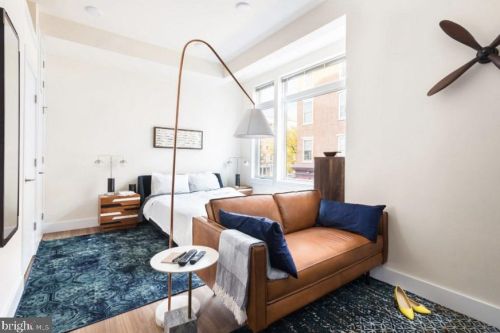 300 Market St, Philadelphia, PA 19106-2704