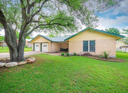 305 Mcclendon Dr, Webberville, TX 78621-1103