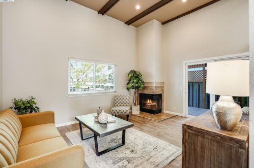 5889 Central Ave, Newark, CA 94560-4465