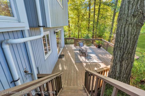 10 Lefferts Ct, Middletown NJ  07748-3031 exterior