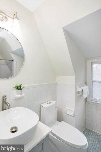 426 Pershing Dr, Silver Spring MD 20910-4489 exterior