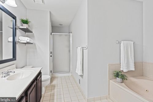 11760 Great Owl Cir, Herndon VA  20194-1169 exterior