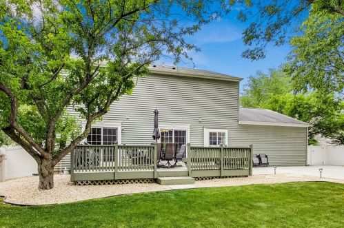 1045 Big Eagle Trl, Carol Stream IL  60188-9153 exterior