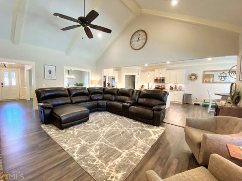 320 Thrash Rd, Lagrange GA  30241-8137 exterior