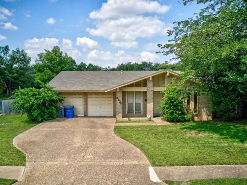 3206 Benbrook Dr, Austin, TX 78757-6804