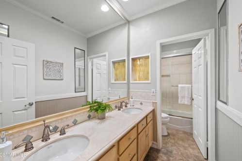 531 Granite Hl St, Simi Valley CA 93065-0608 exterior