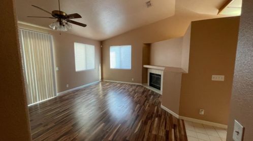 8455 Amaryllis Ct, Elk Grove, CA 95624-3854