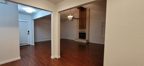 9007 Bridgewood Trl, Austin TX  78729-3636 exterior