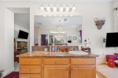 11364 Pondhurst Way, Riverside CA  92505-3471 exterior