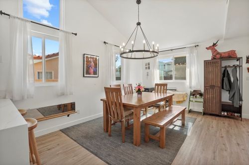 15751 Morrison St, Van Nuys CA  91436-1543 exterior