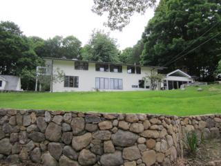 14 Stewart Ln, Wilton CT  06897-2333 exterior