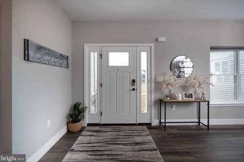 785 Emerald Valley Ln, Bangor, PA 18013