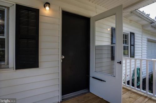 3219 Short Run Rd, Elkton, VA 22827-2846